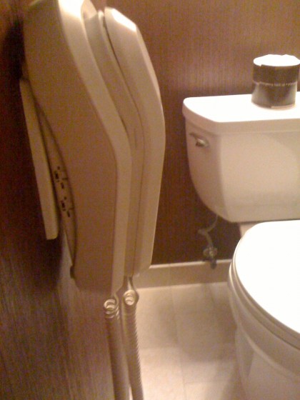 phone next to the toilet at the Wynn