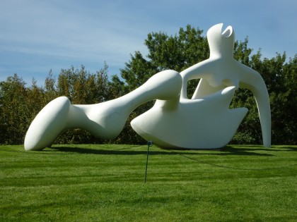 moore sculpture