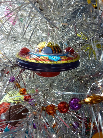 holiday tin flying saucer