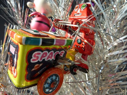 holiday wind-up robot space cart