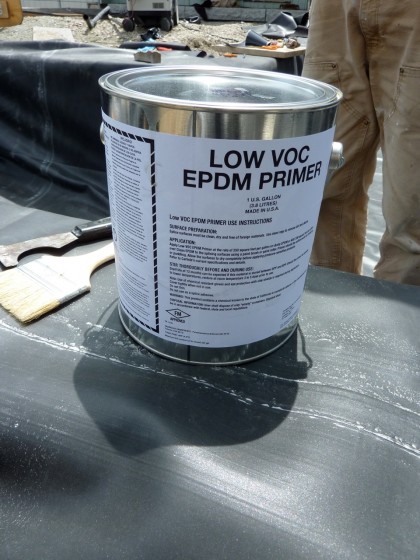 Carlisle Low-VOC Primer adheres the liner to the seam tape