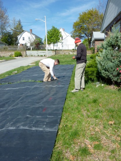 EPDM rubber liner gets trimmed to fit