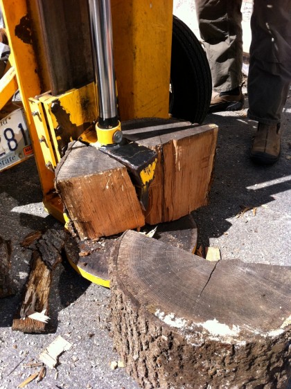 the log splitter splits