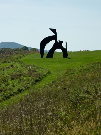 storm king | black flag by alexander calder, ’74